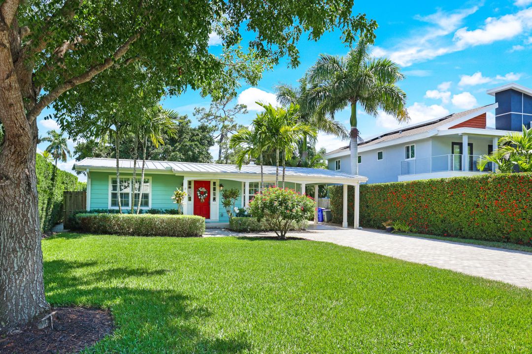 1204 Diana Ave, Naples, FL 34103