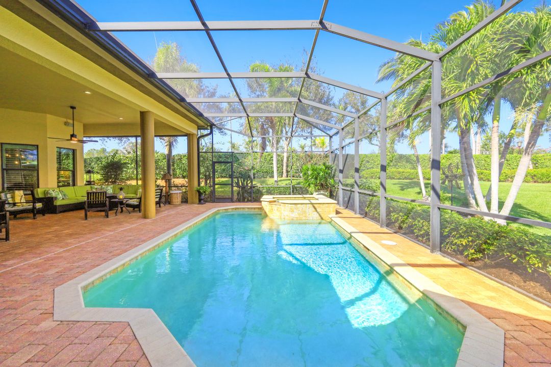 6287 Serano Way, Naples, FL 34113