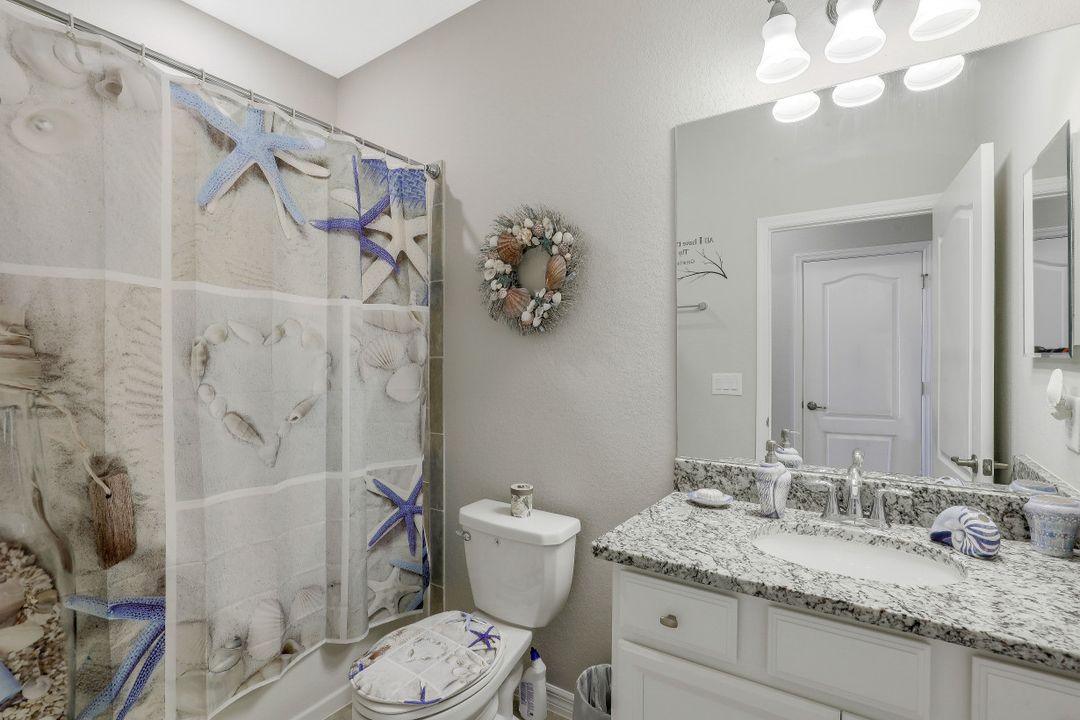 9460 Foxglove Ln, Naples, FL 34120