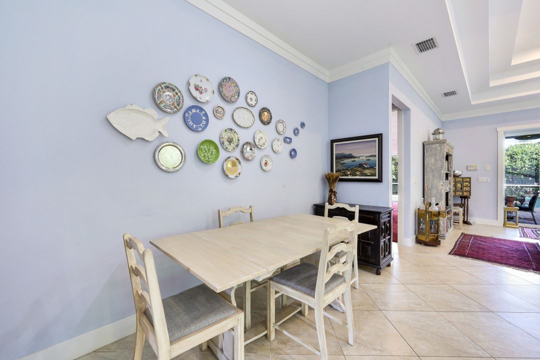 721 93rd Ave N, Naples, FL 34108