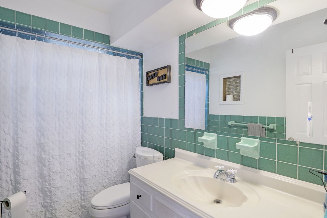 527 Keenan Ave, Fort Myers, FL 33919