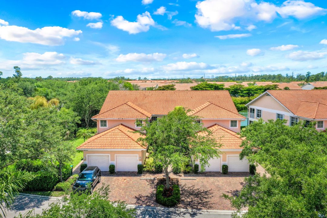 5610 Sherborn Dr #202, Naples, FL 34110