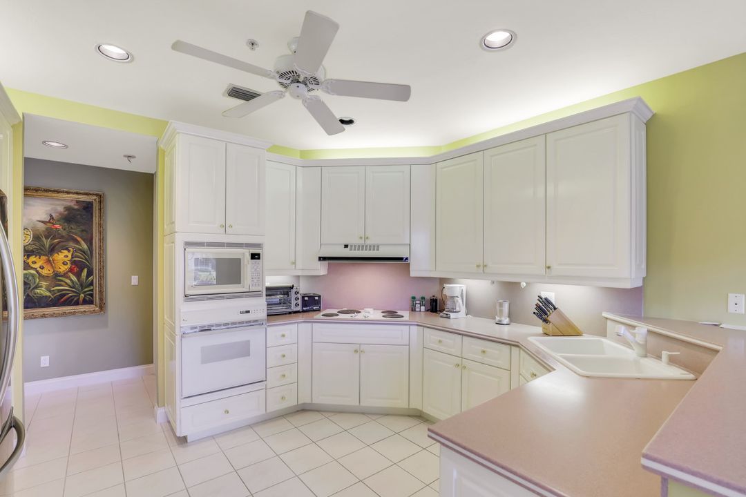 158 Colonade Cir, Naples, FL 34103