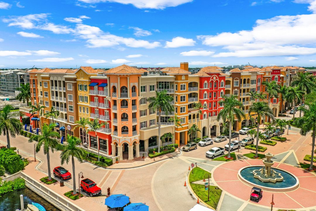 410 Bayfront Pl, Naples, FL 34102