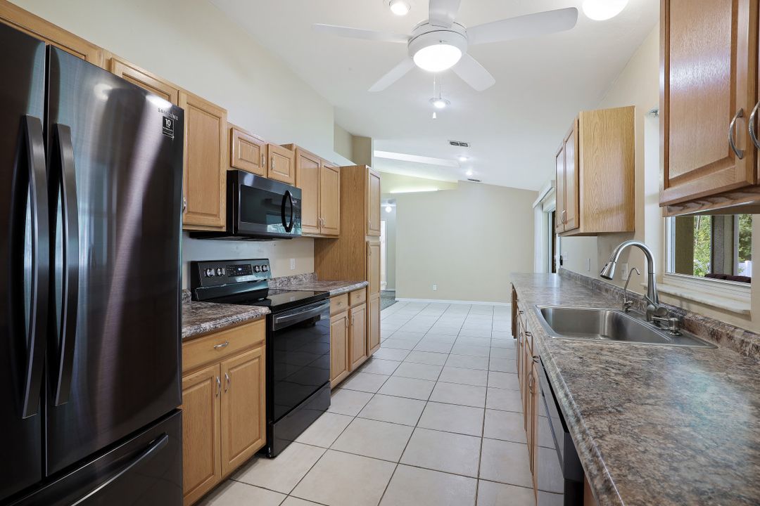 3795 10th Ave SE, Naples, FL 34117