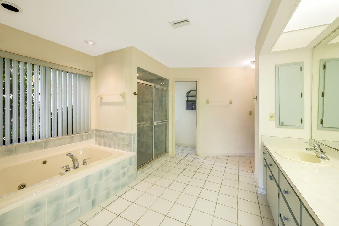 2215 SE 31st St, Cape Coral, FL 33904