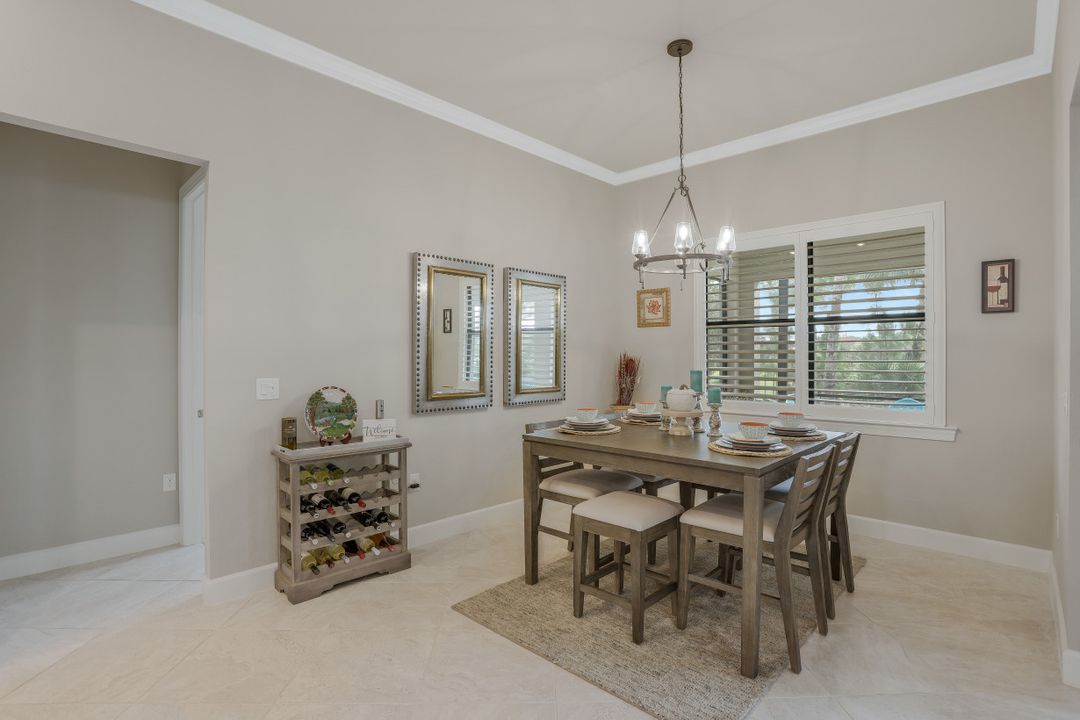 9350 Greyhawk Trl, Naples, FL 34120