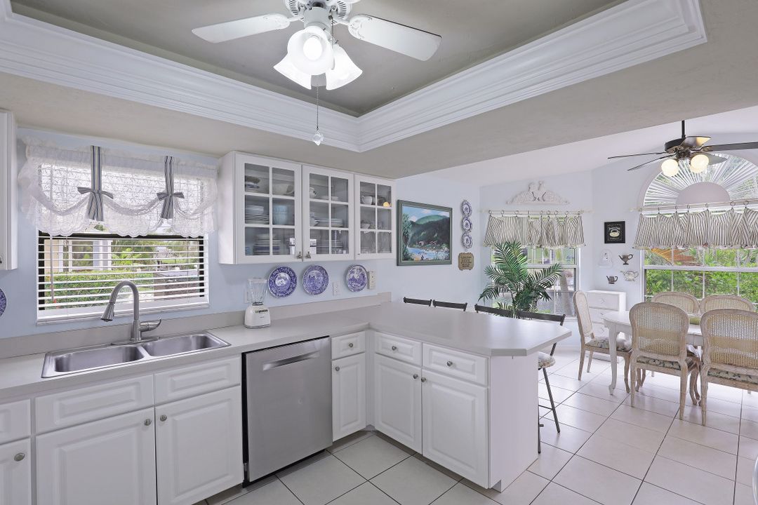 3870 SE 13th Pl, Cape Coral, FL 33904