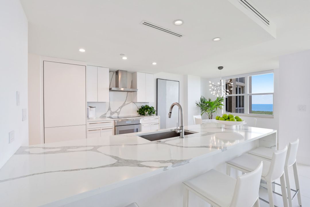 6585 Nicholas Blvd #1505, Naples, FL 34108