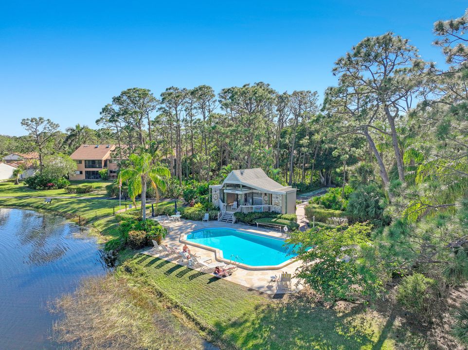 325 Bay Forest Dr #201, Naples, FL 34110