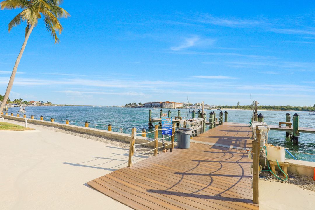 60 W Pelican St #504, Naples, FL 34113