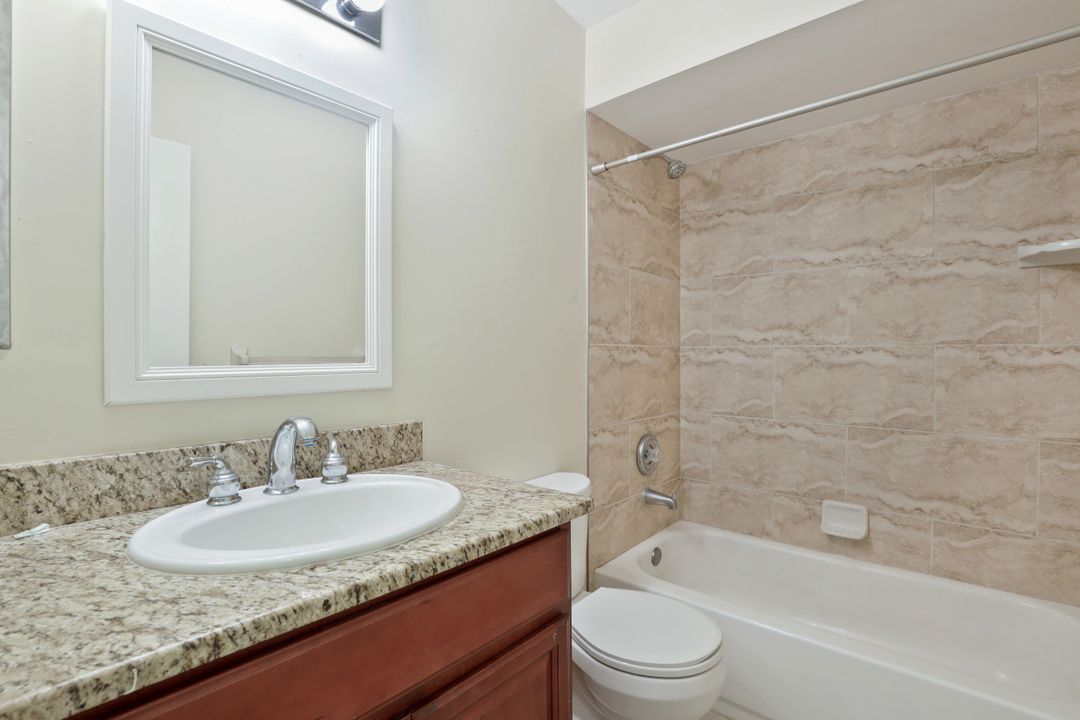 621 SE 12th Ave APT 118, Cape Coral, FL 33990