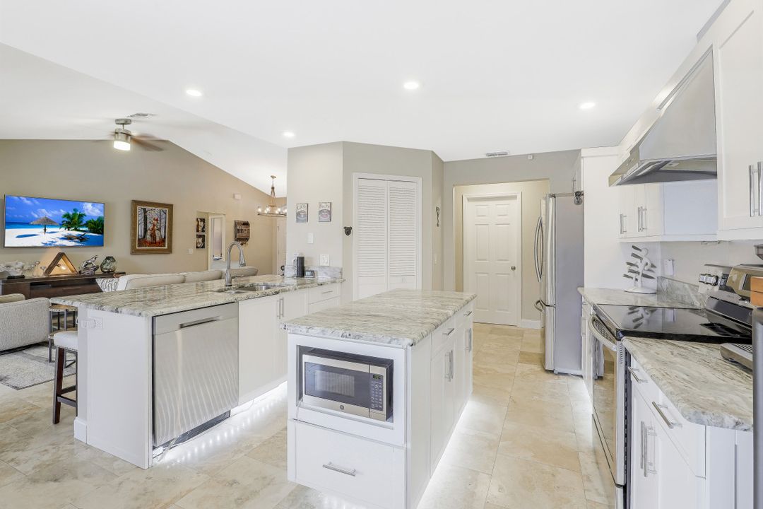 1026 SE 30th St, Cape Coral, FL 33904