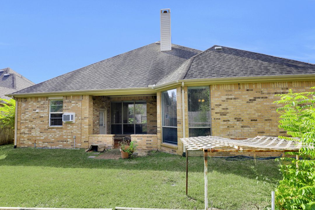 5327 Heath River Ln, Sugar Land, TX 77479