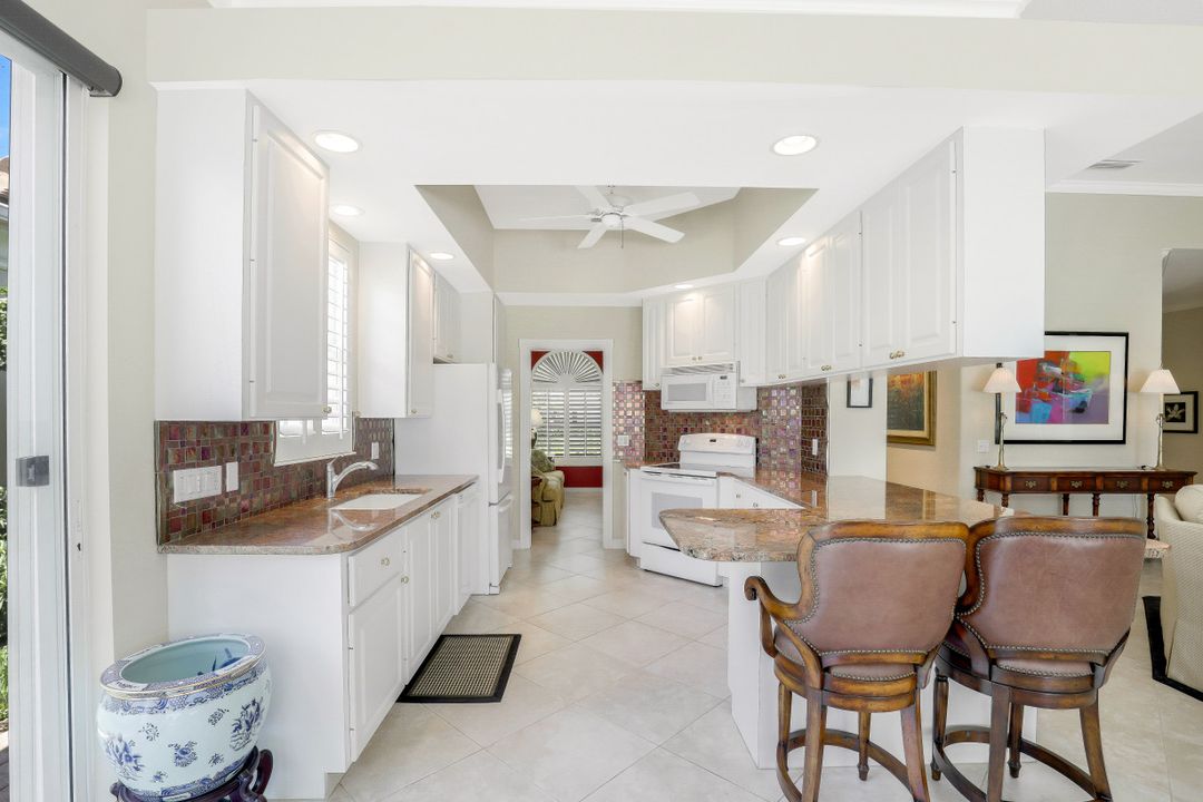 5272 Hawkesbury Way, Naples, FL 34119