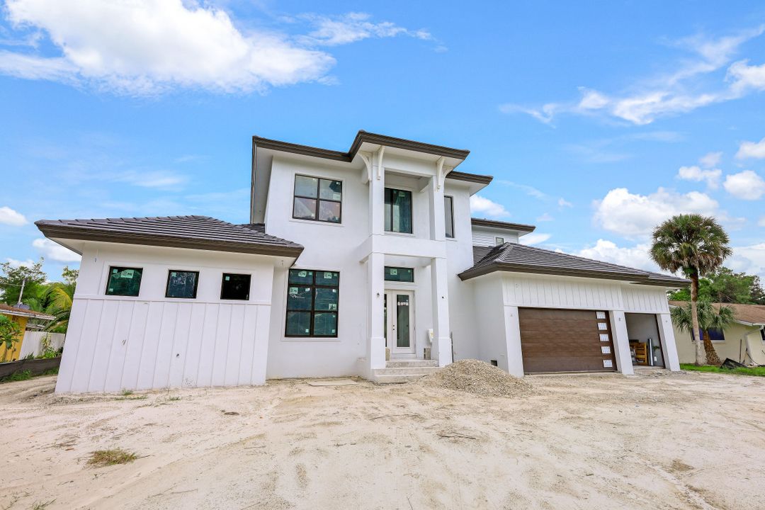 5257 Cypress Ln, Naples, FL 34113