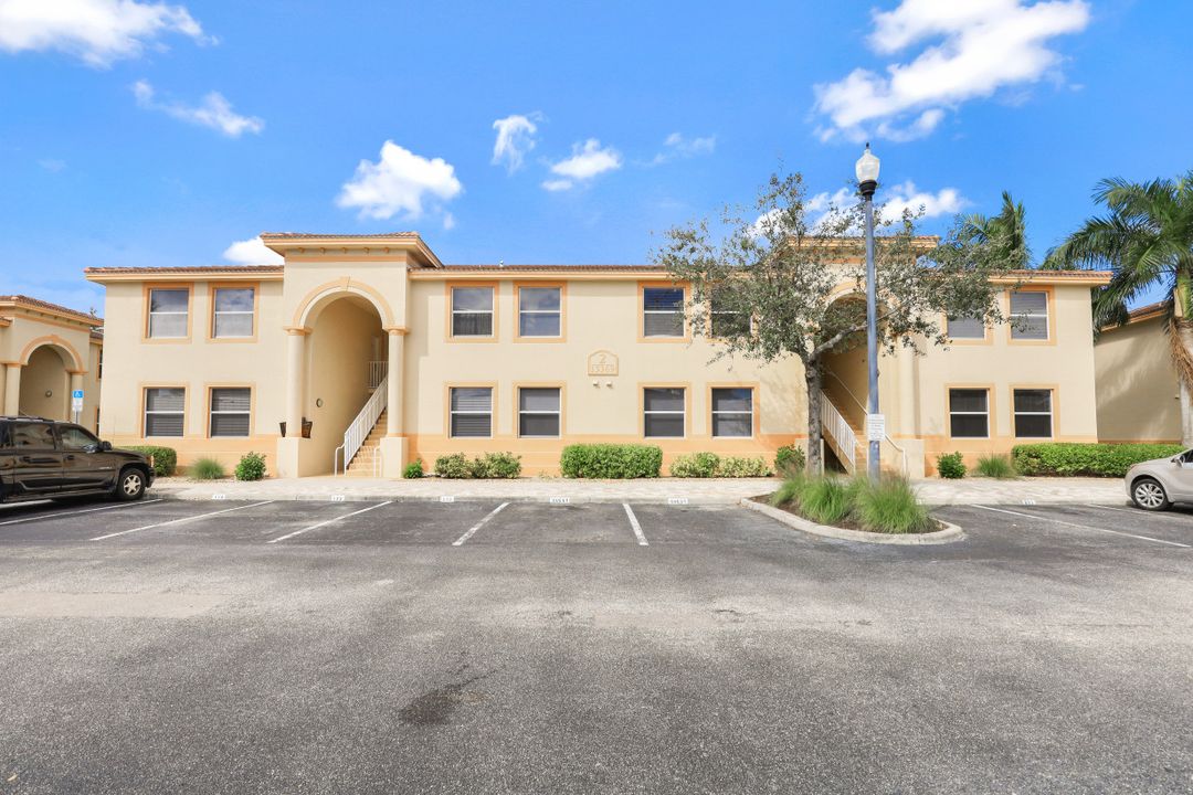 15369 Bellamar Cir, Fort Myers, FL 33908