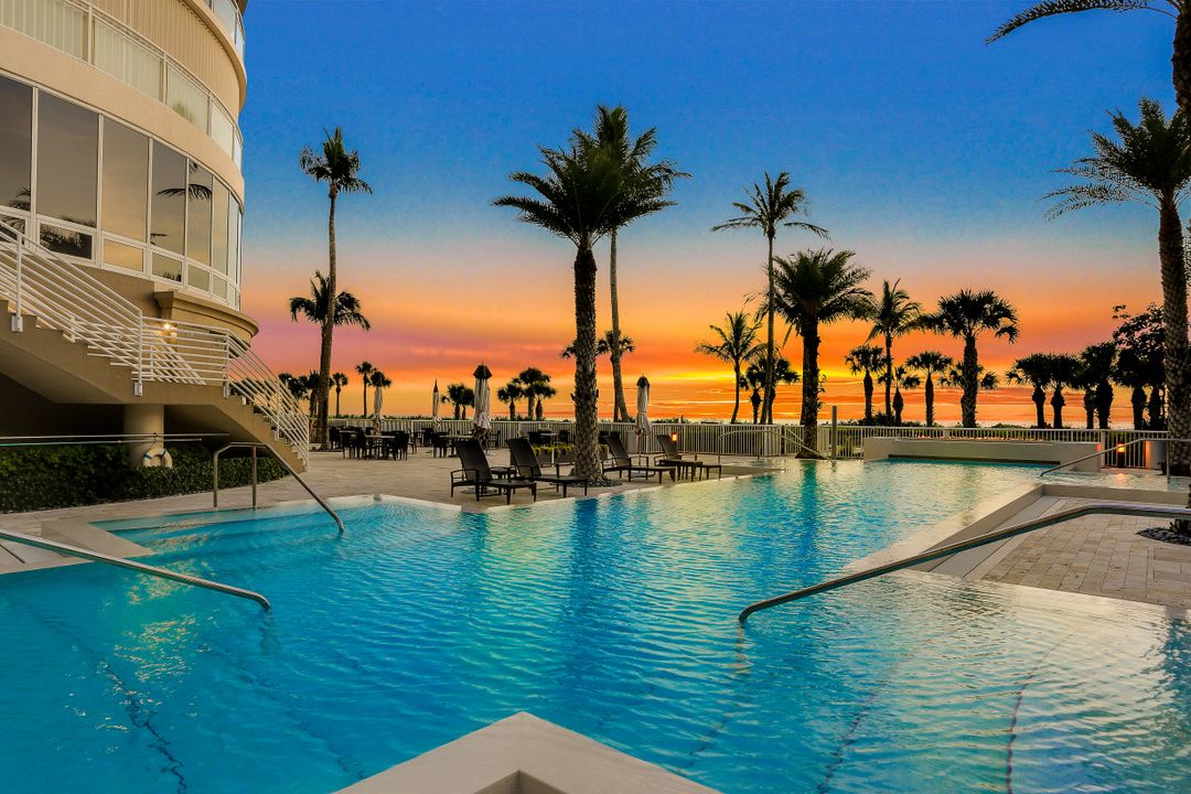 11125 Gulf Shore Dr #701, Naples, FL 34108