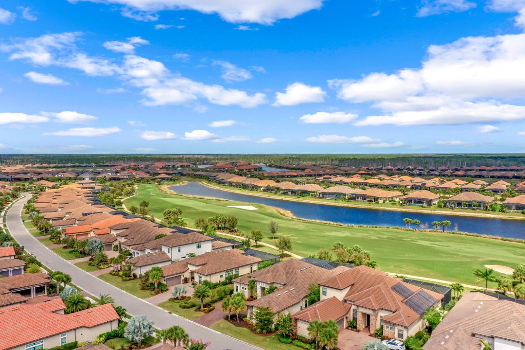 9067 Sorreno Ct, Naples, FL 34114