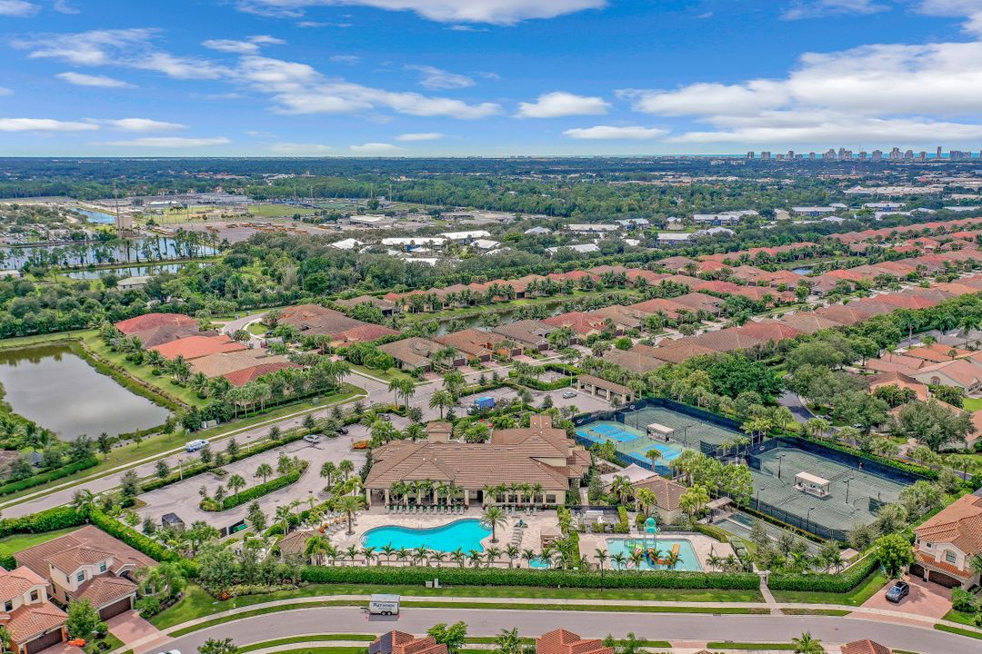 13395 Silktail Dr, Naples, FL 34109