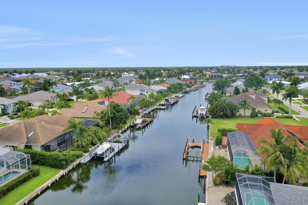 295 Grapewood Ct, Marco Island, FL 34145