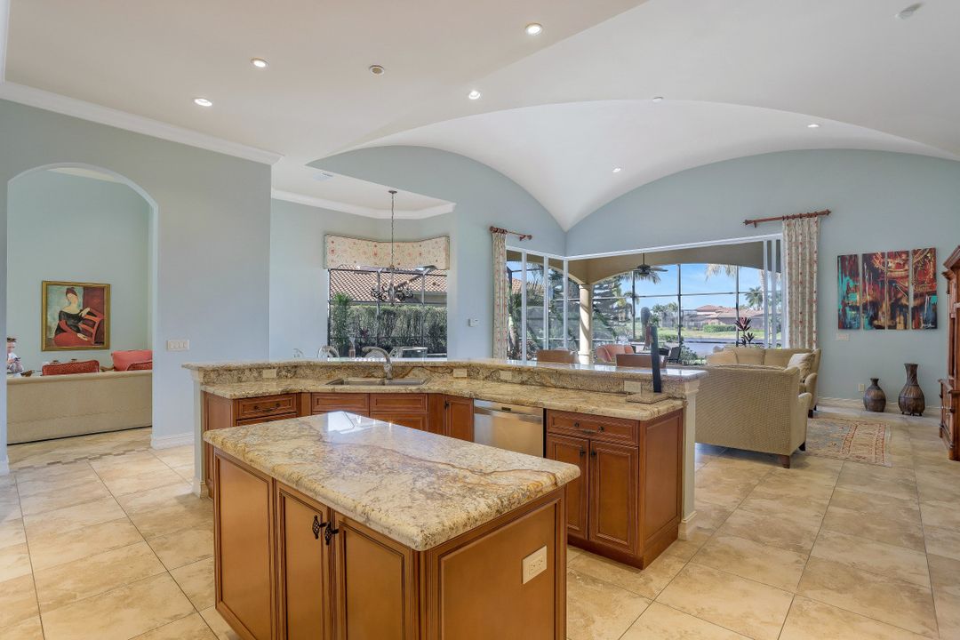 7417 Treeline Dr, Naples, FL 34119