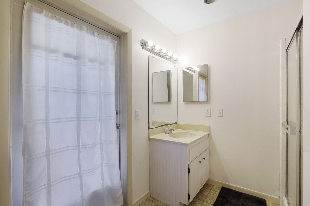 2690 64th St SW, Naples, FL 34105