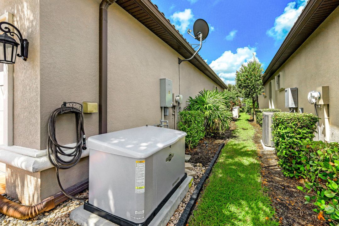 8447 Palacio Terrace W, Naples, FL 34114