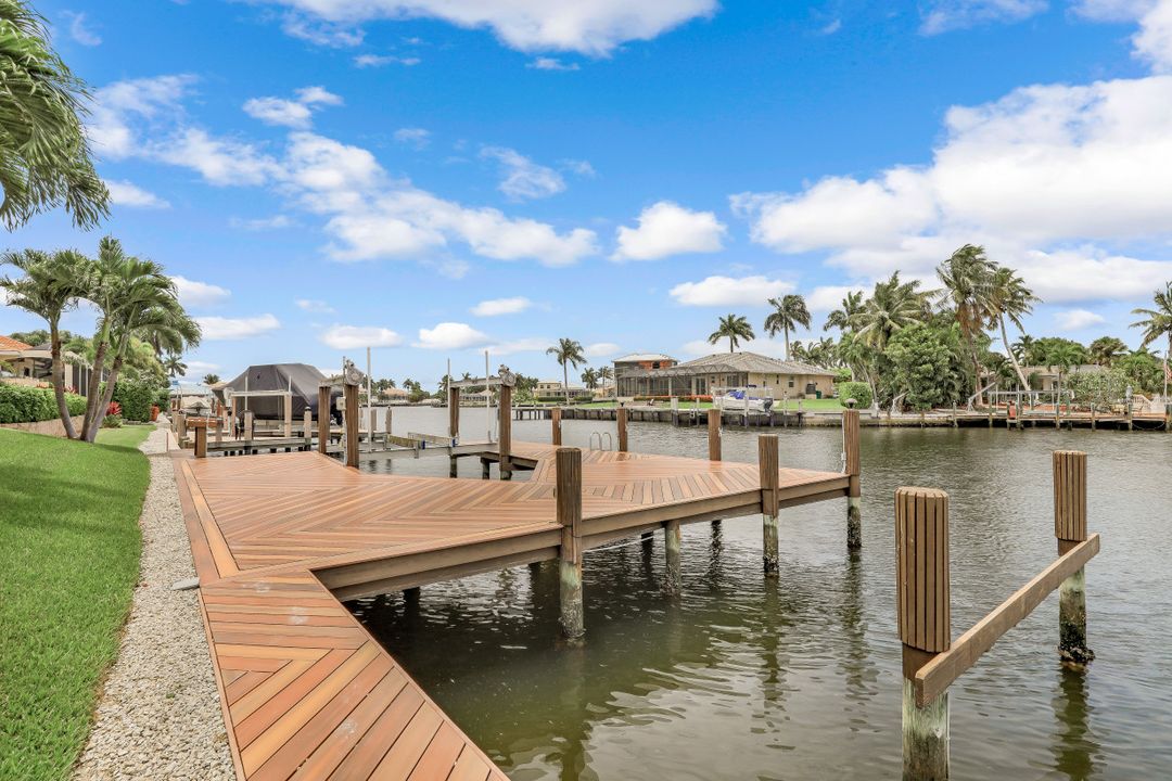 160 Copperfield Ct, Marco Island, FL 34145