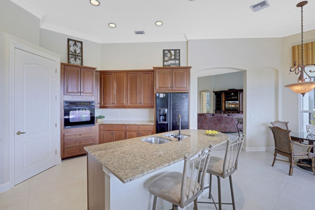 15501 Monterosso Ln #201, Naples, FL 34110