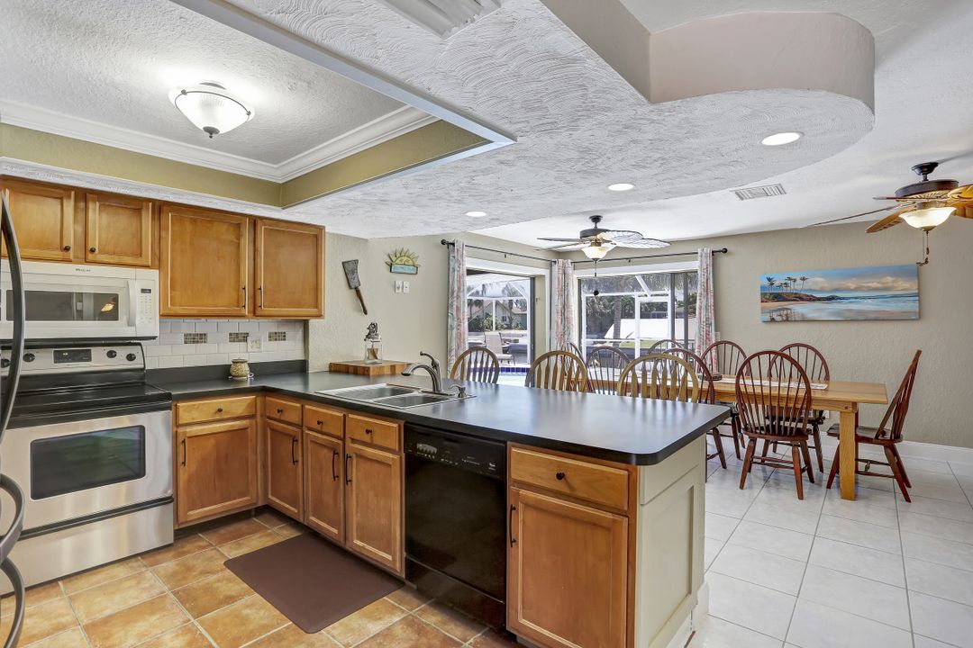 1708 Savona Pkwy, Cape Coral, FL 33904