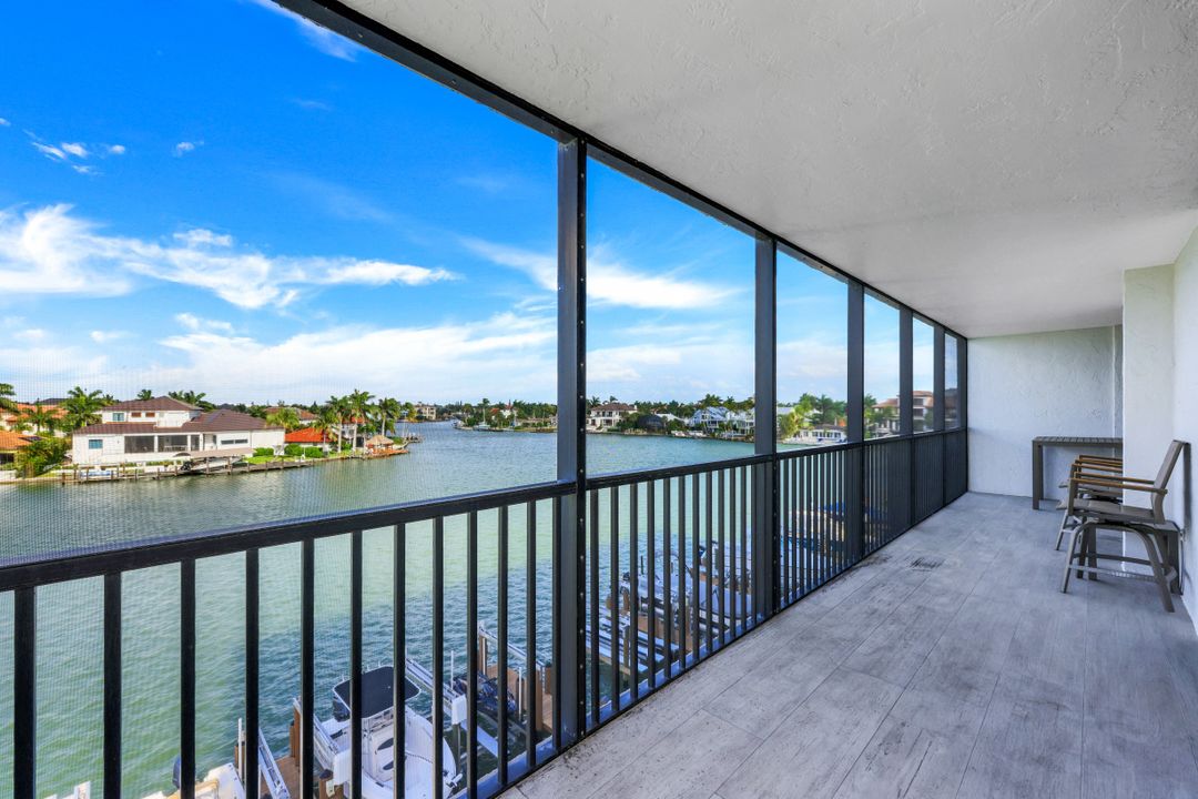 10482 Gulf Shore Dr #231, Naples, FL 34108