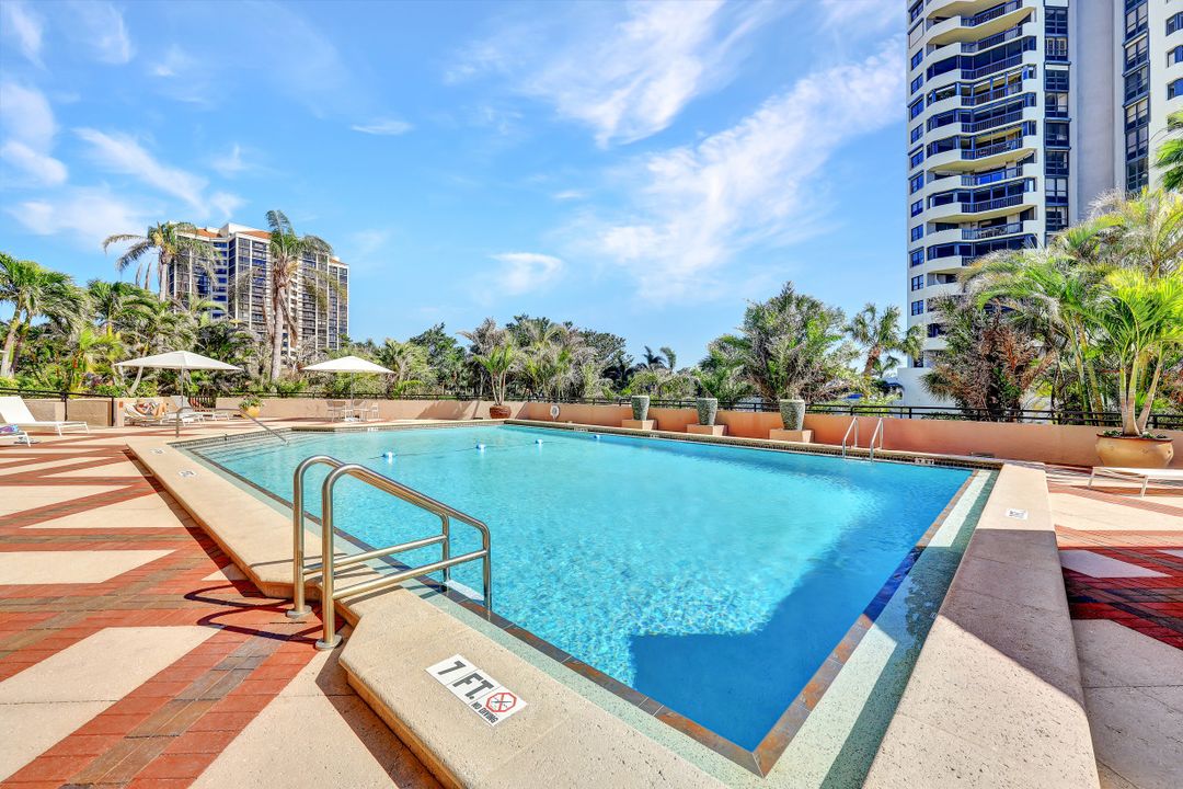6075 Pelican Bay Blvd #406, Naples, FL 34108