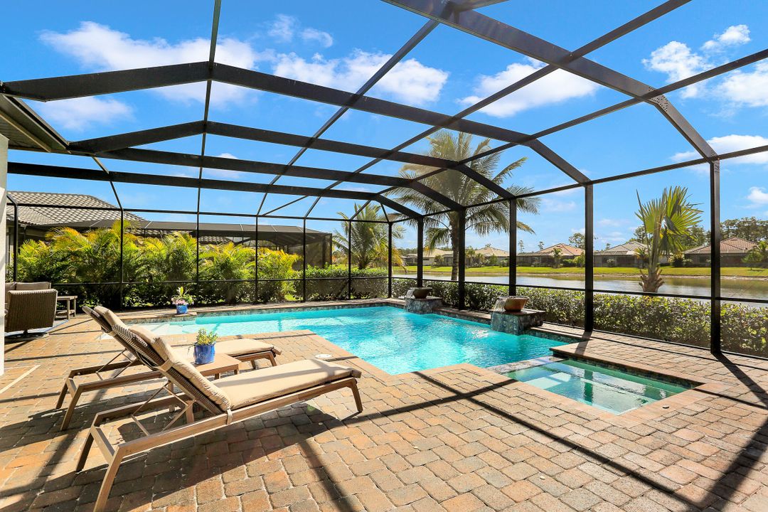 2296 Somerset Pl, Naples, FL 34120