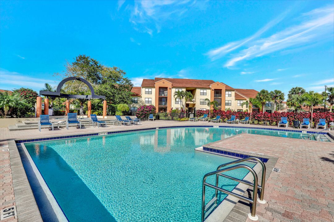 13521 Eagle Ridge Dr #127, Fort Myers, FL 33912