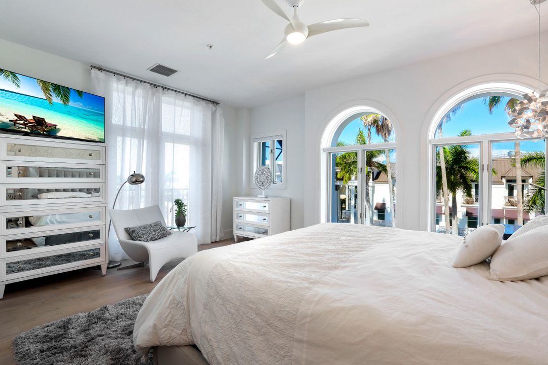 900 5th Ave S #303, Naples, FL 34102