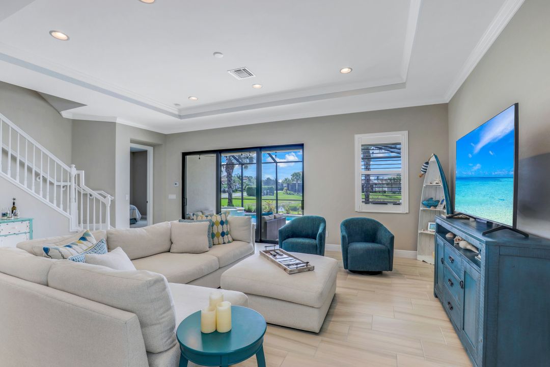 4714 Formosa Dr, Naples, FL 34119