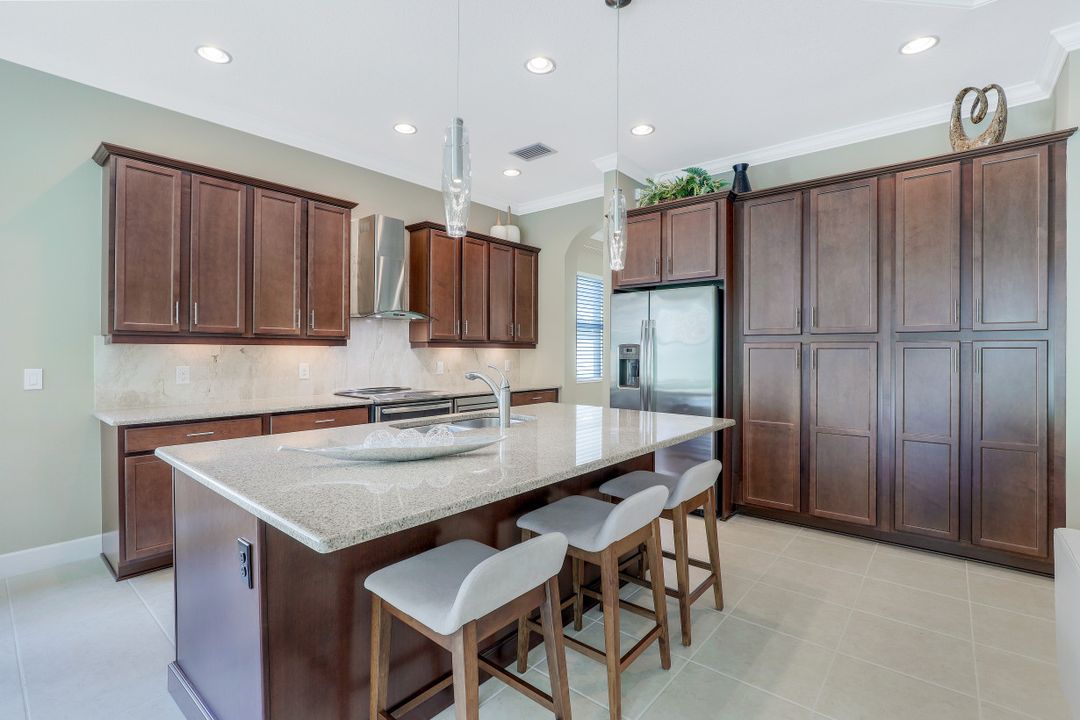 9081 Isla Bella Cir, Bonita Springs, FL 34135