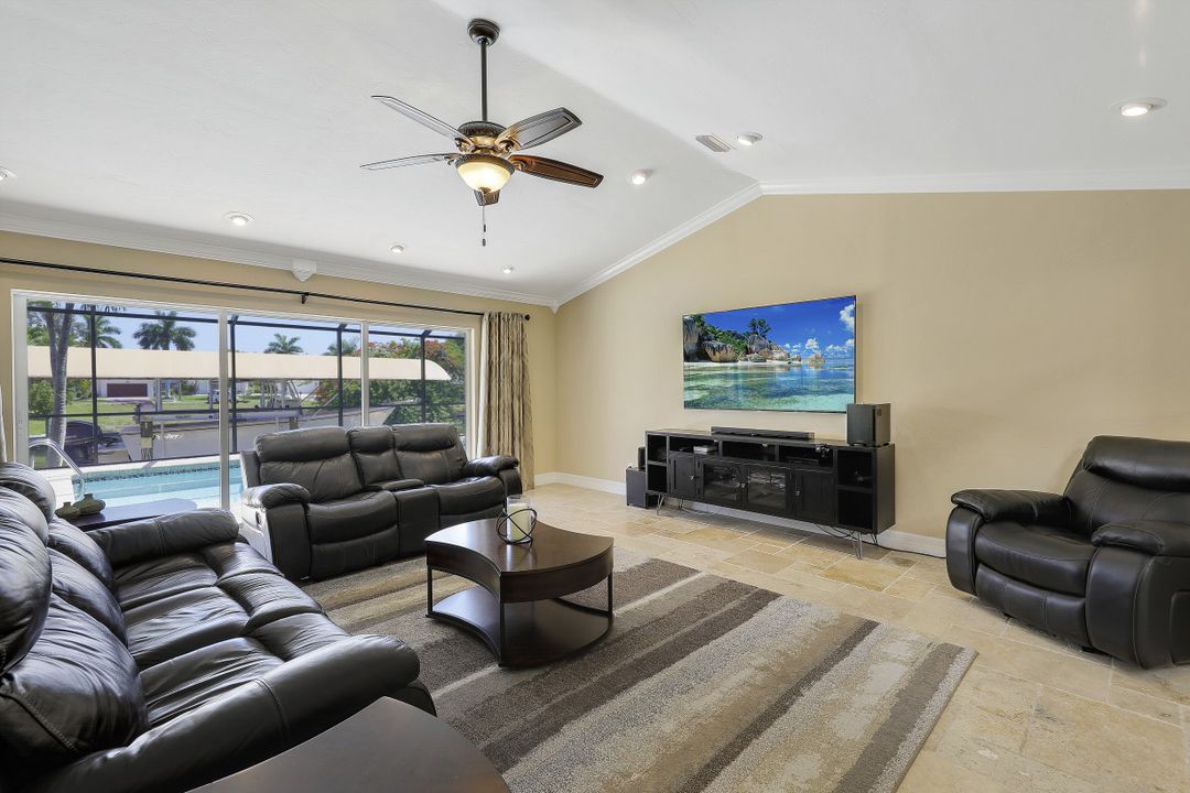 1524 SW 52nd Ln, Cape Coral, FL 33914