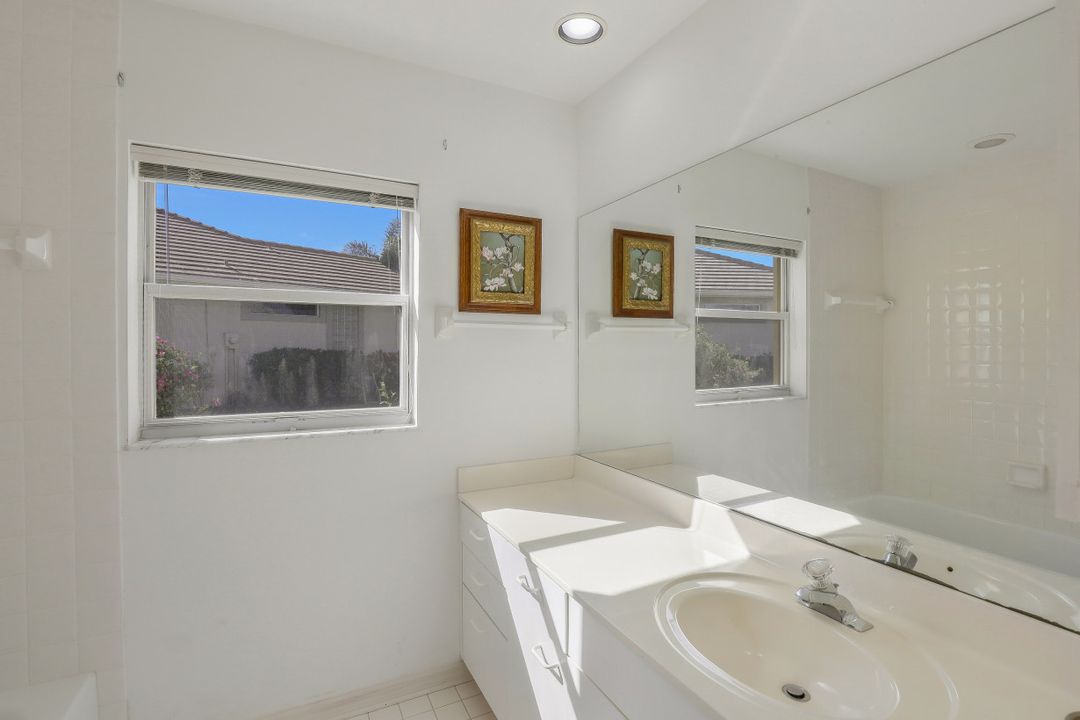 11708 Longshore Way W, Naples, FL 34119