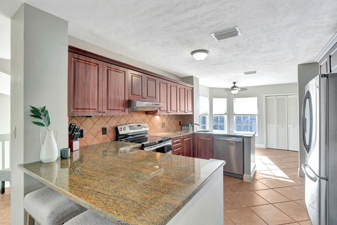 253 Via Perignon, Naples, FL 34119