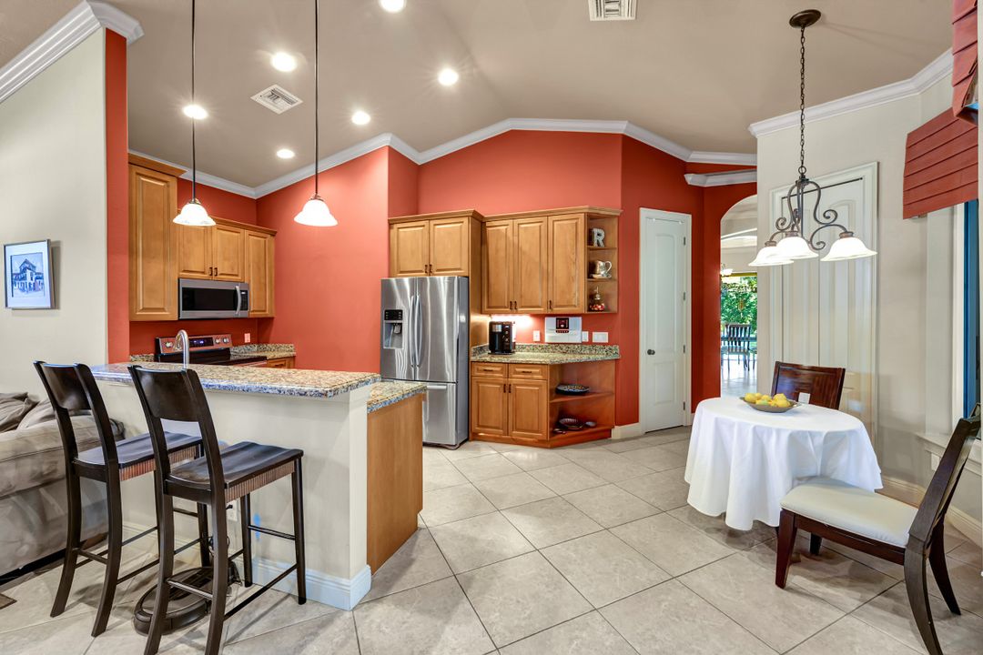 4000 Stonesthrow Ct, Naples, FL 34109