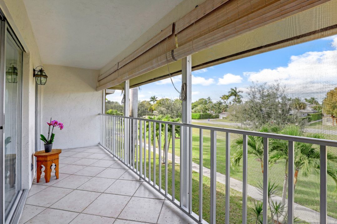 746 Broad Ave S, Naples, FL 34102