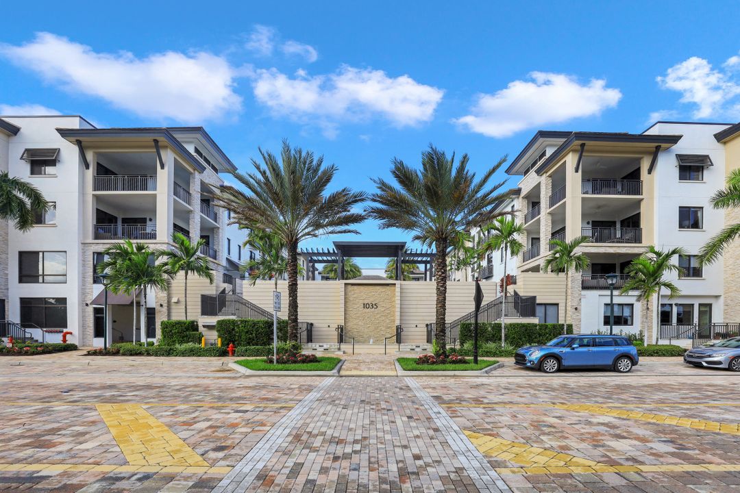 1035 3rd Ave S #318, Naples, FL 34102