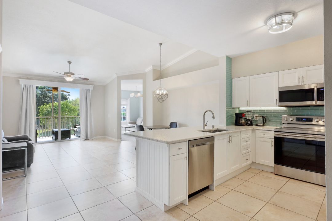 10017 Villagio Gardens Ln #207, Estero, FL 33928