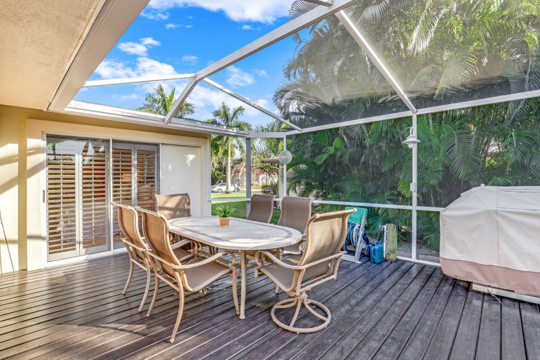 5230 Nautilus Dr, Cape Coral, FL 33904