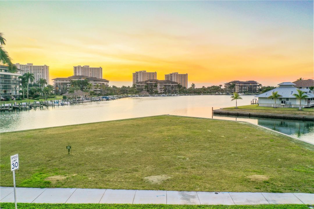 328 N Collier Blvd, Marco Island, FL 34145