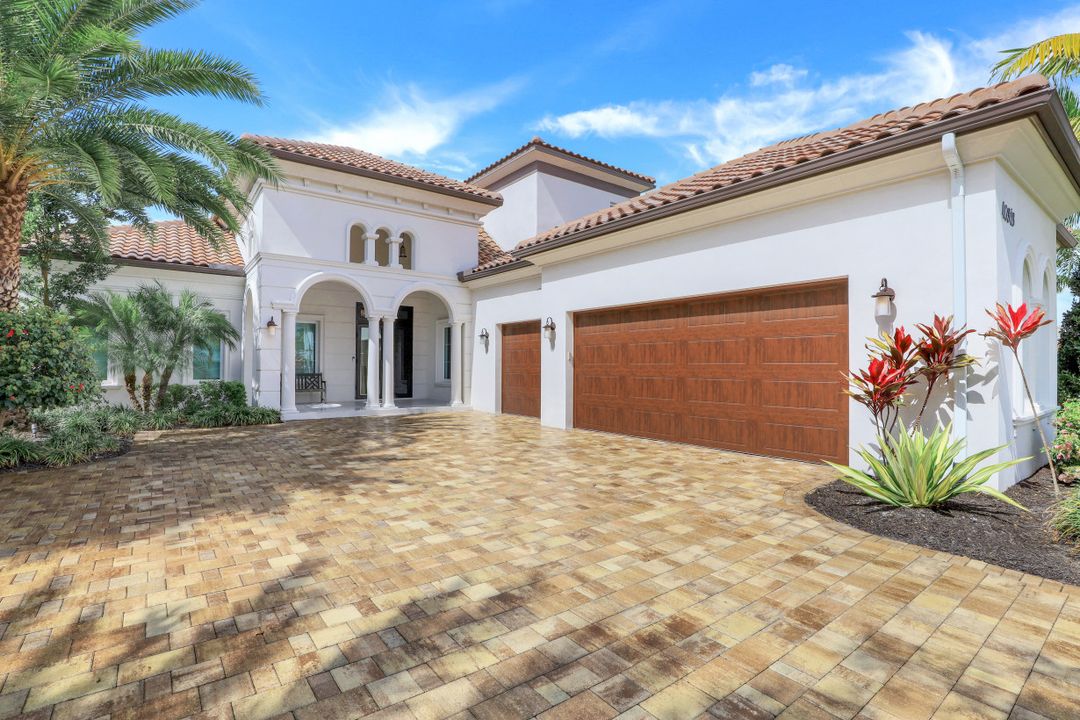 16373 Corsica Way, Naples, FL 34110