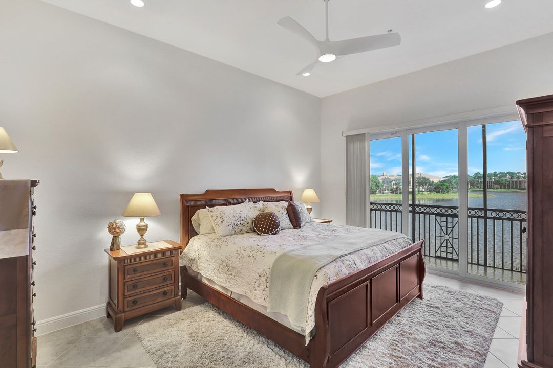 9243 Tesoro Ln #204, Naples, FL 34114