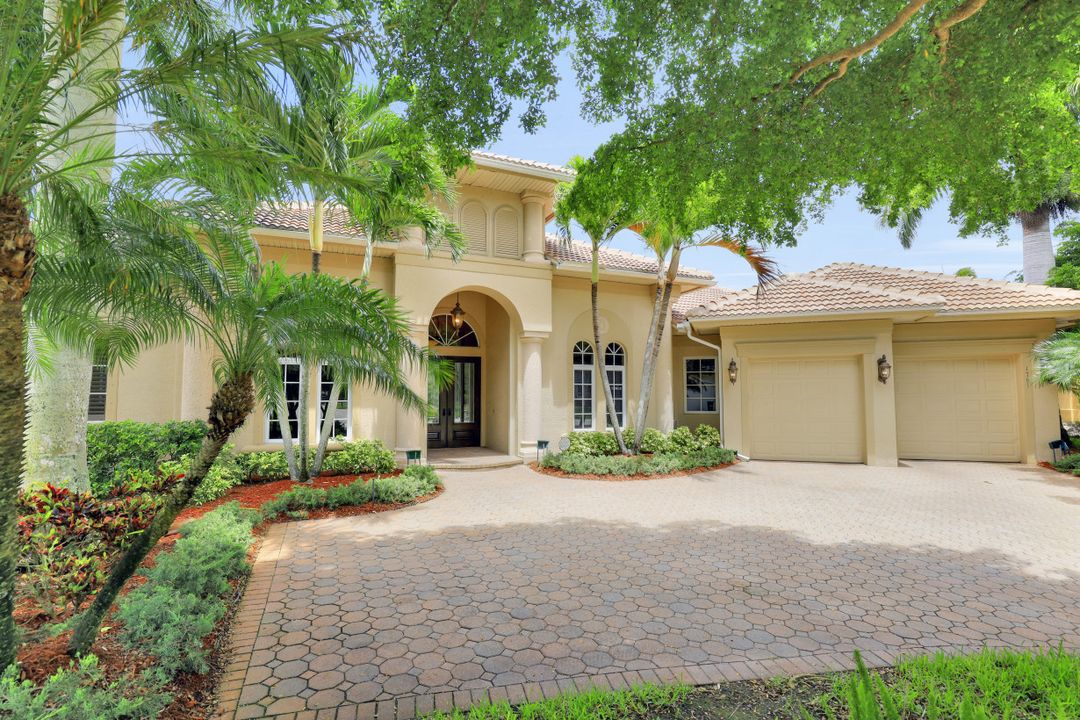 1761 Supreme Ct, Naples, FL 34110